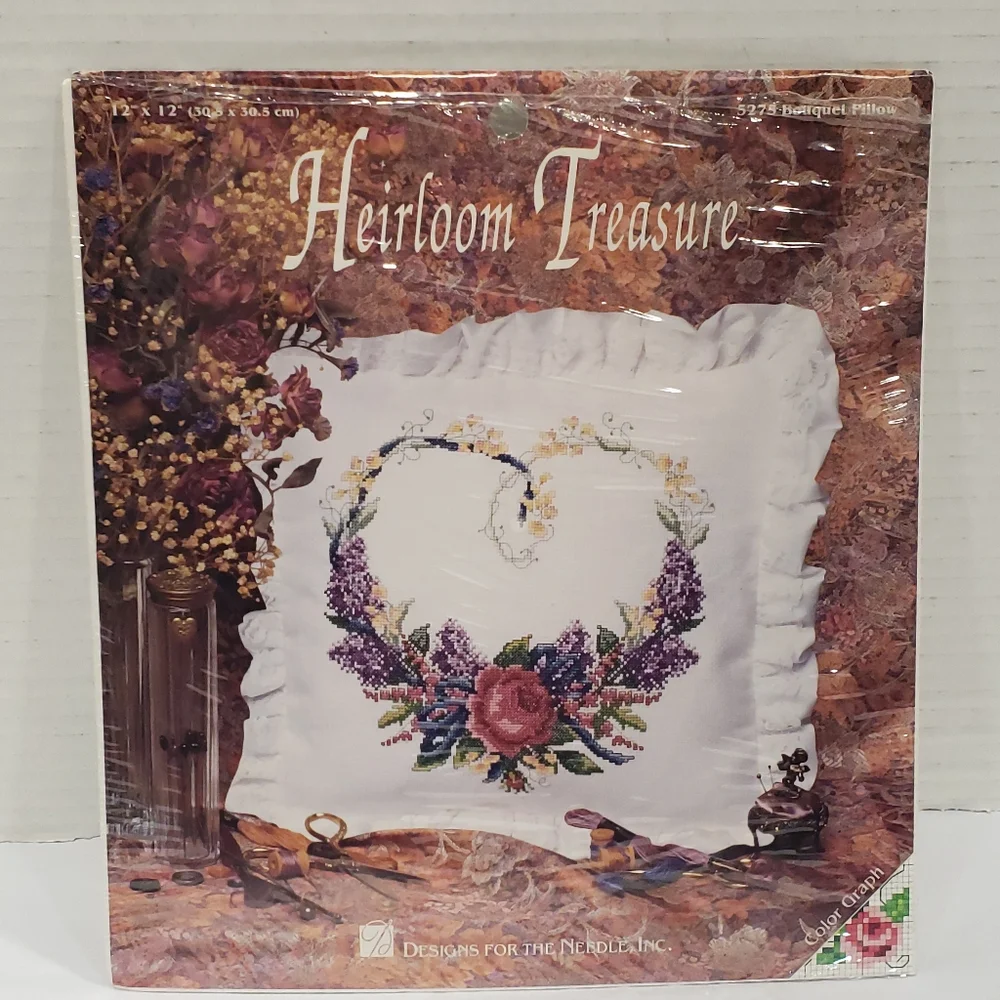 Vintage Heirloom Treasures 5275 Bouquet Pillow Needlepoint Kit - Picture 1 of 7
